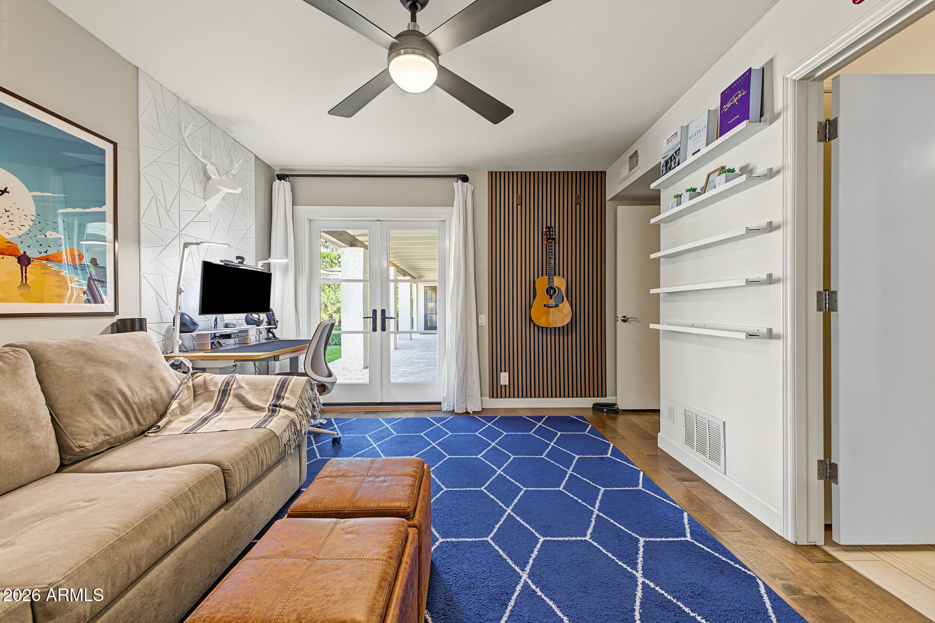 8646 E THOROUGHBRED Trail