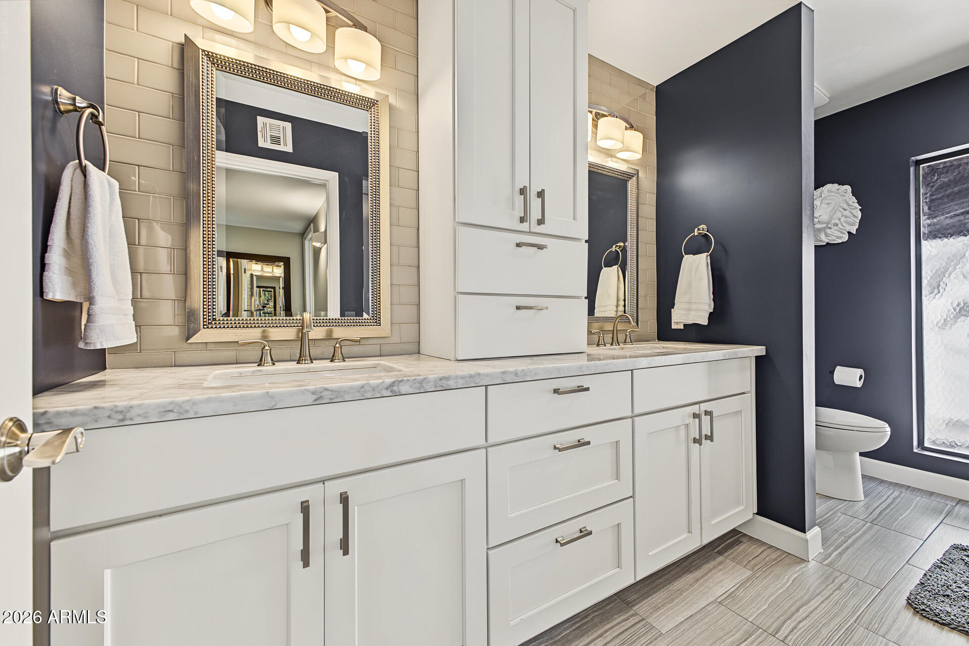 8646 E THOROUGHBRED Trail
