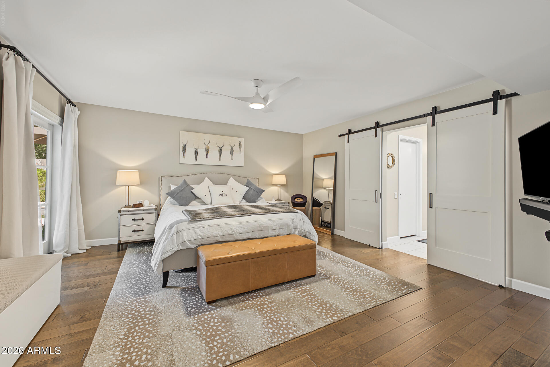 8646 E THOROUGHBRED Trail