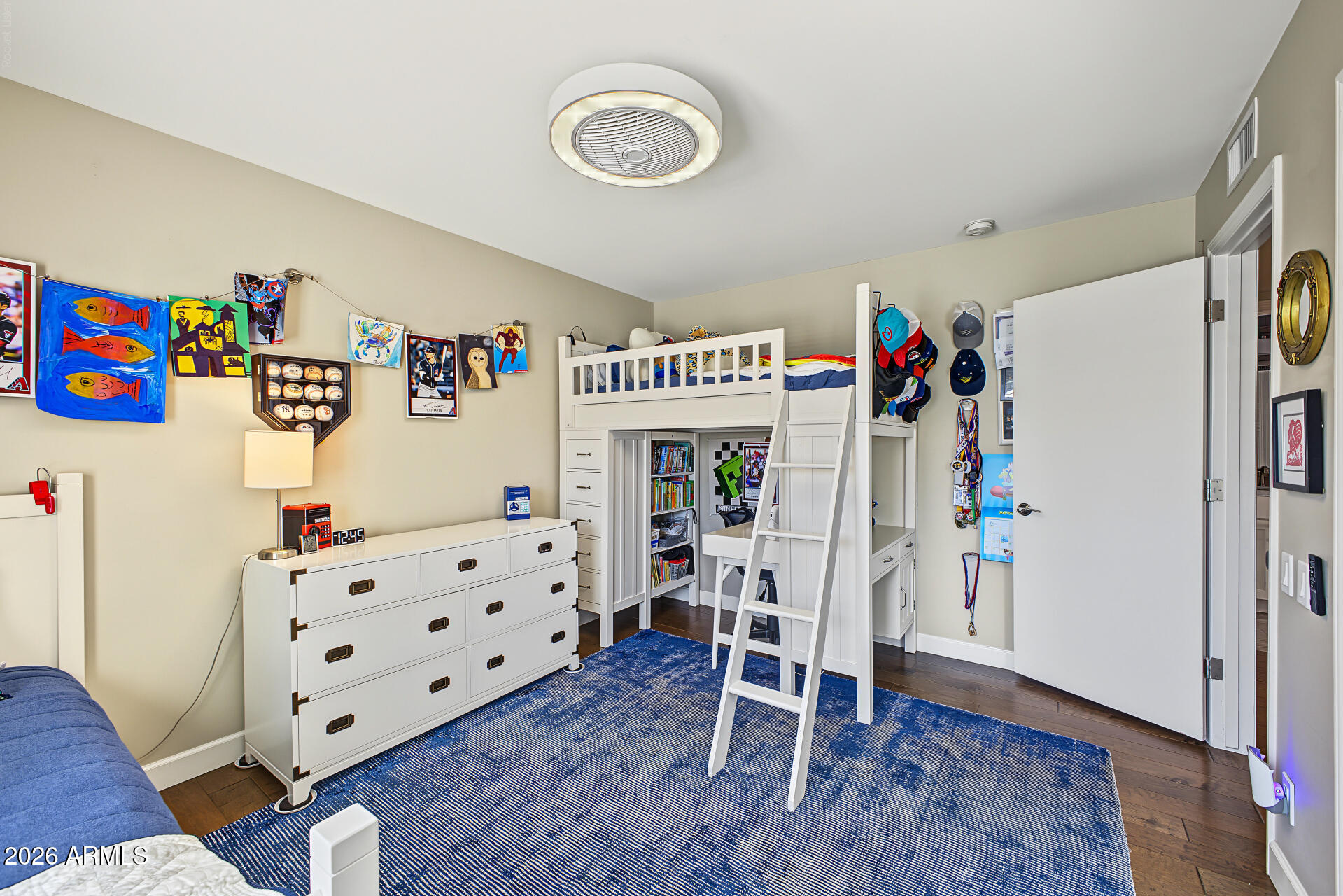 8646 E THOROUGHBRED Trail