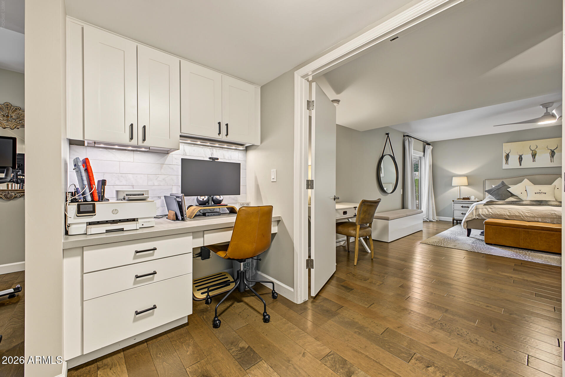 8646 E THOROUGHBRED Trail