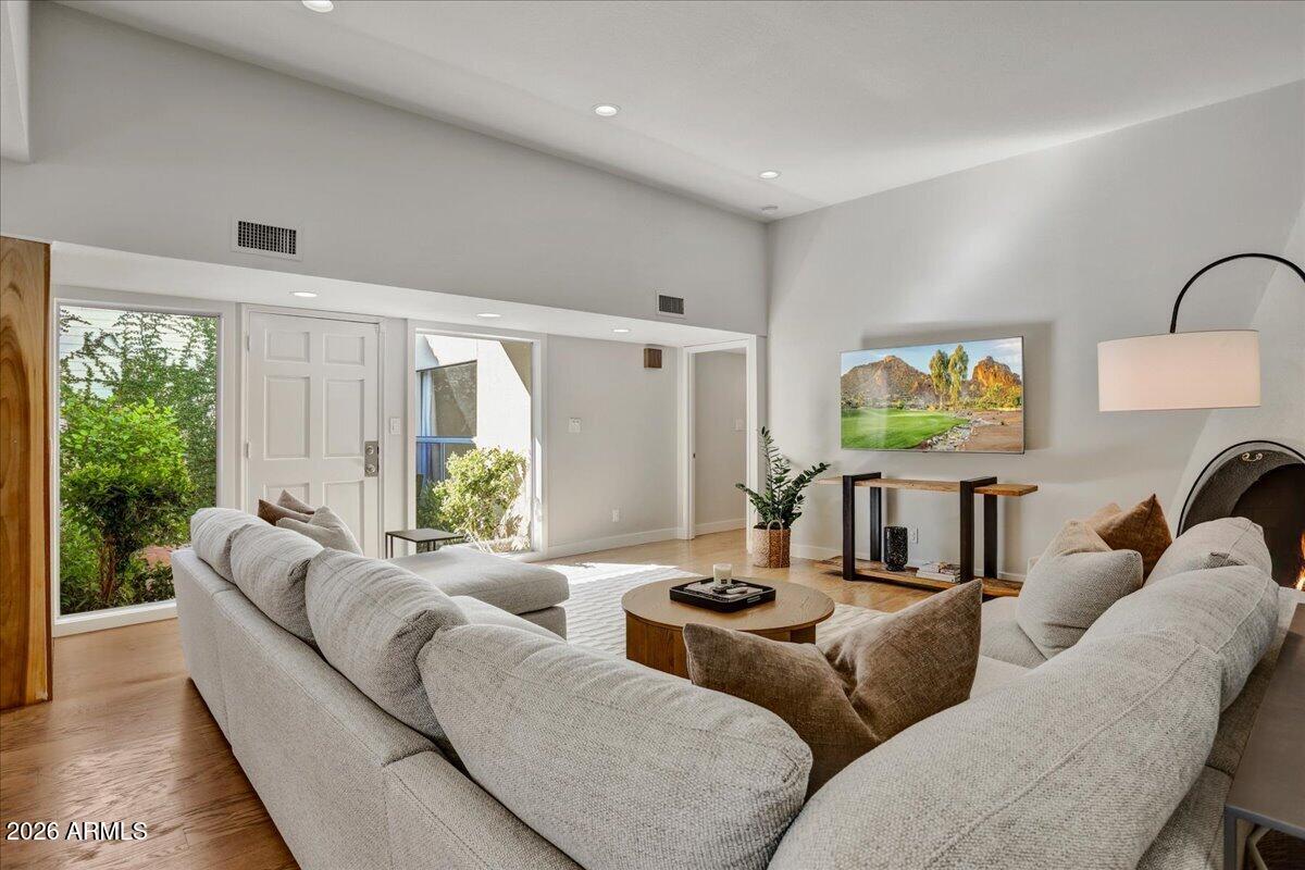 7230 N VIA DE LA SIESTA