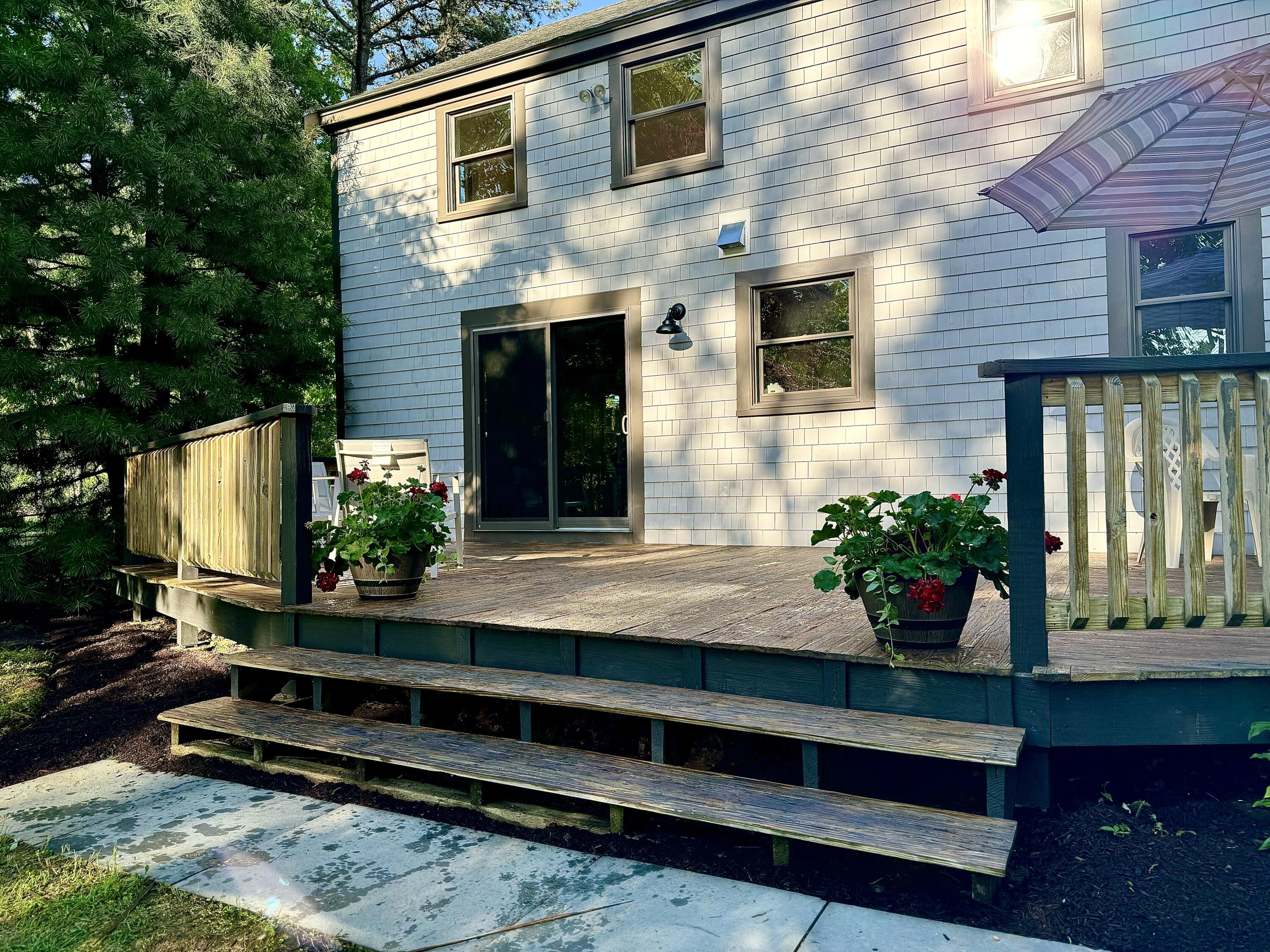 82 Ashton Avenue