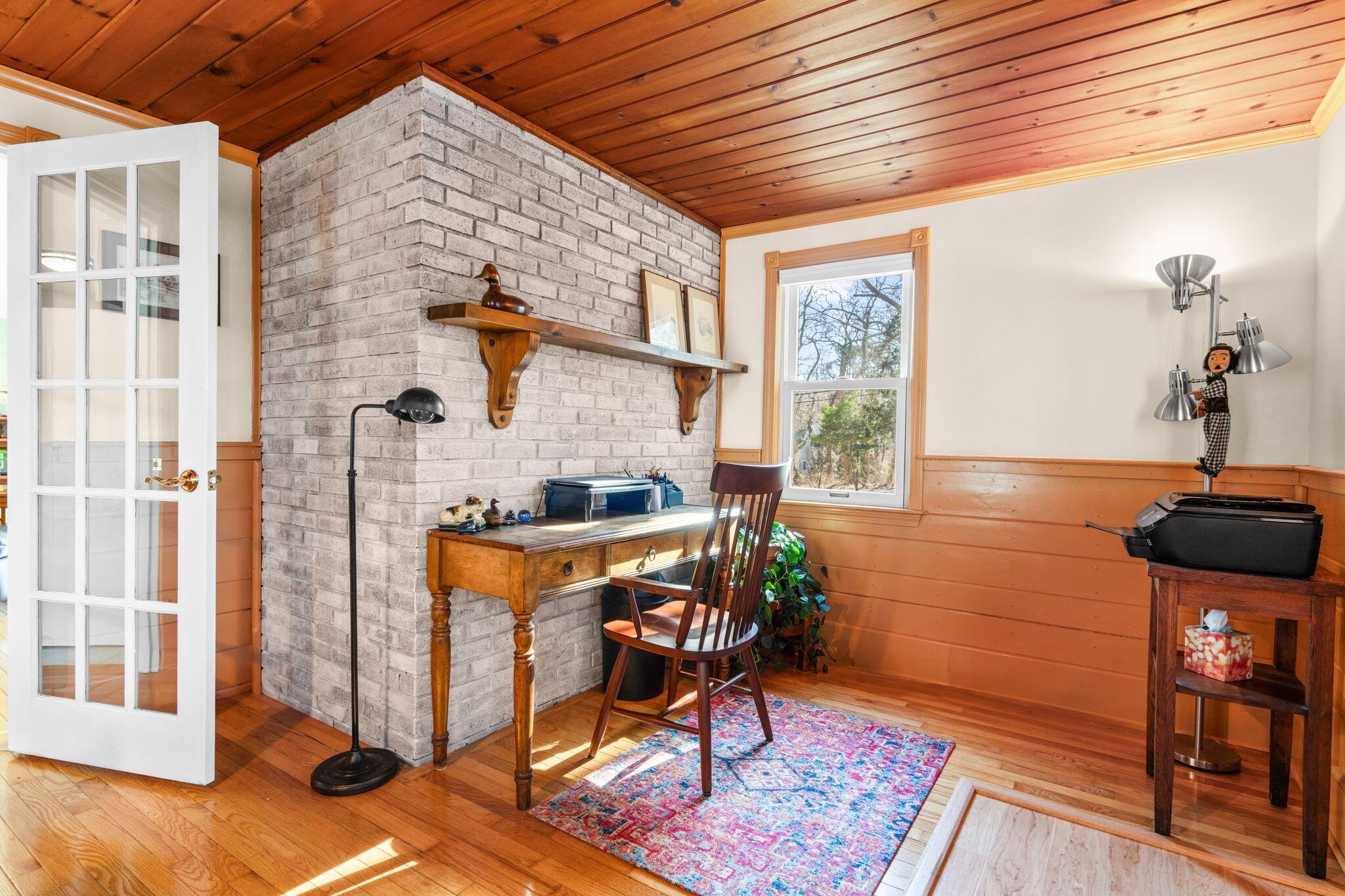 1 Howland Lane