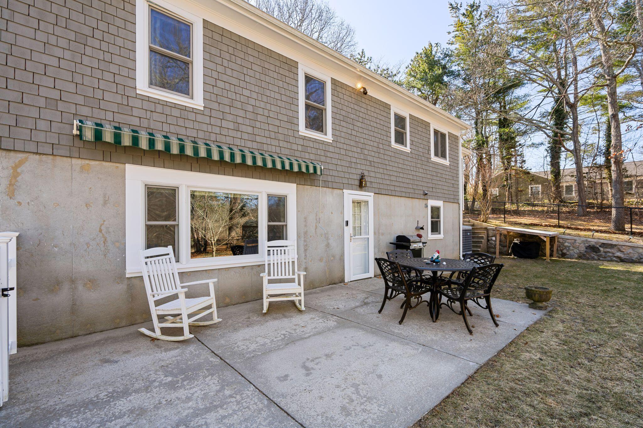 1 Howland Lane