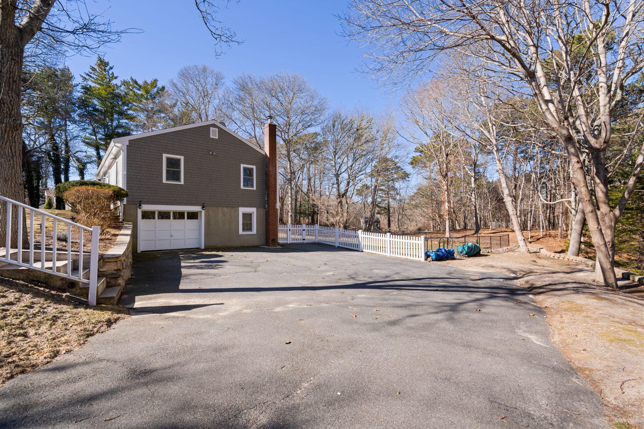 1 Howland Lane