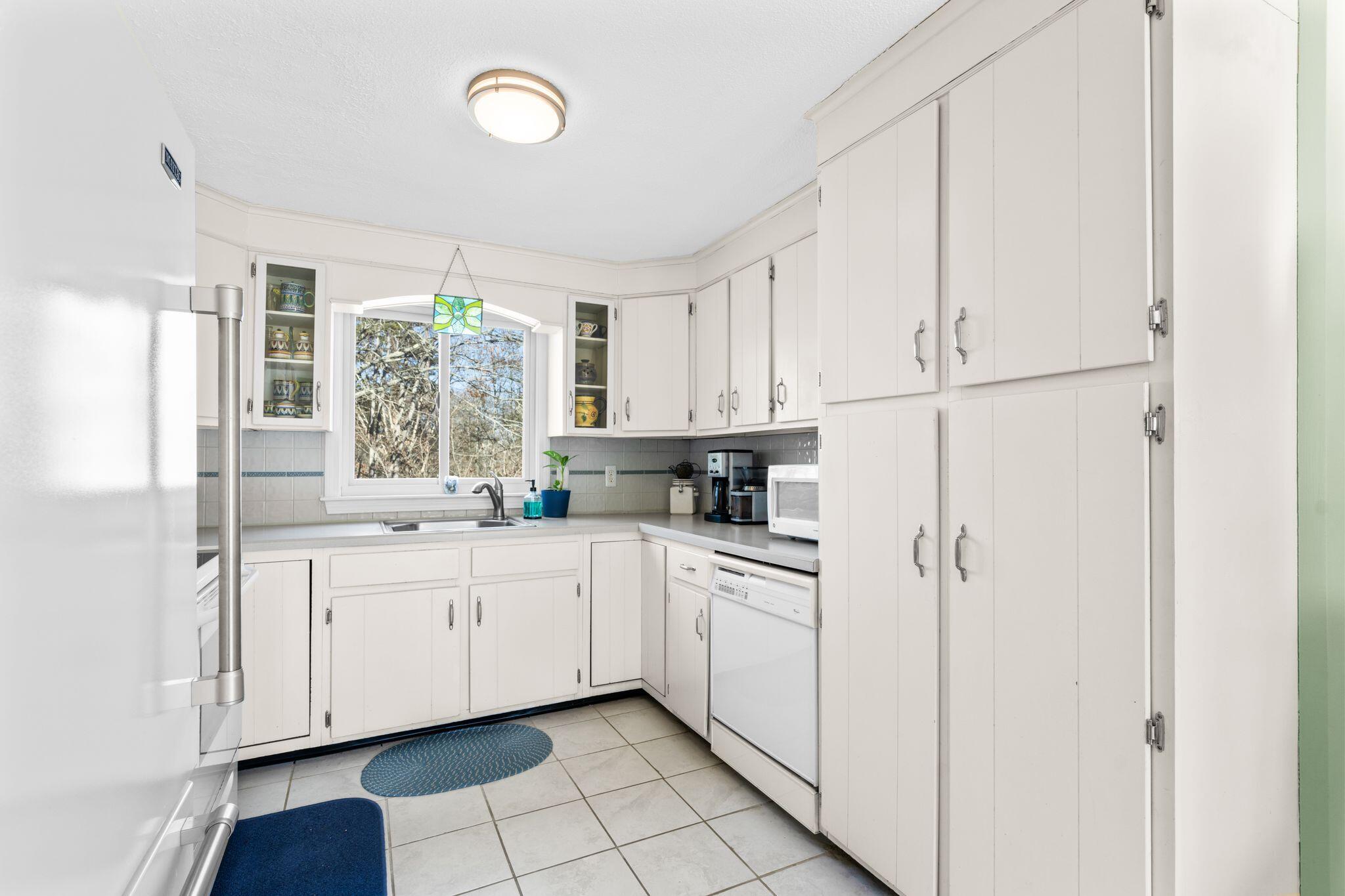 1 Howland Lane