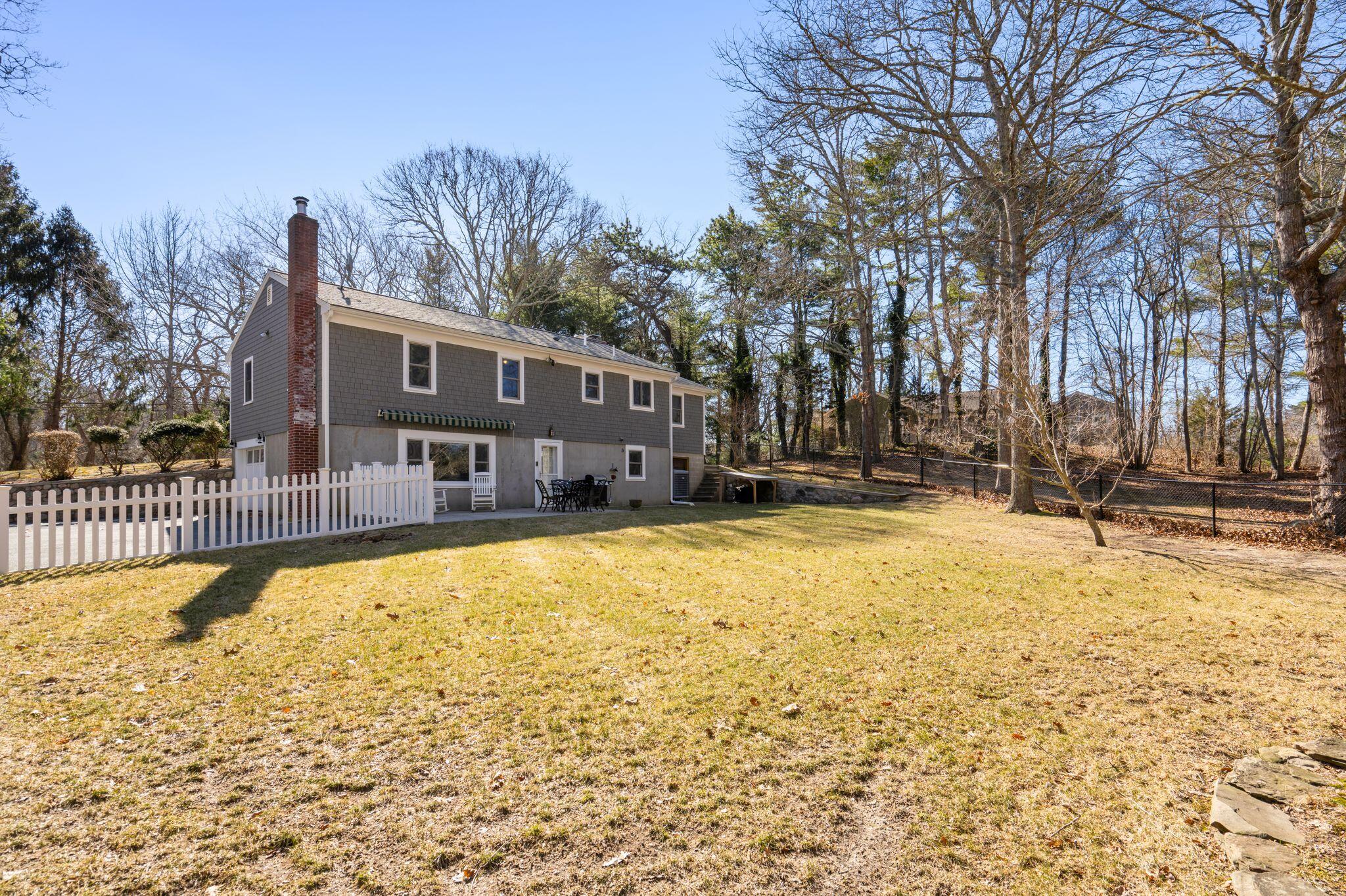 1 Howland Lane