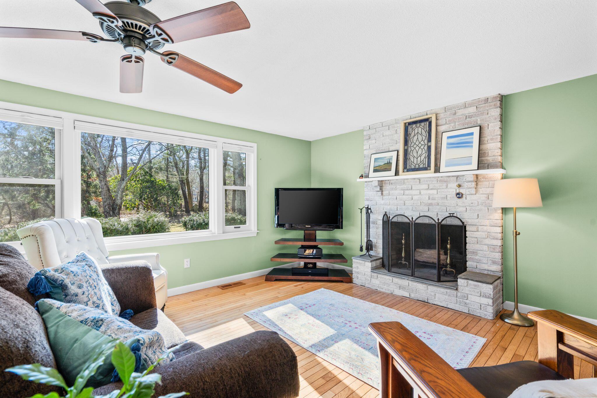 1 Howland Lane