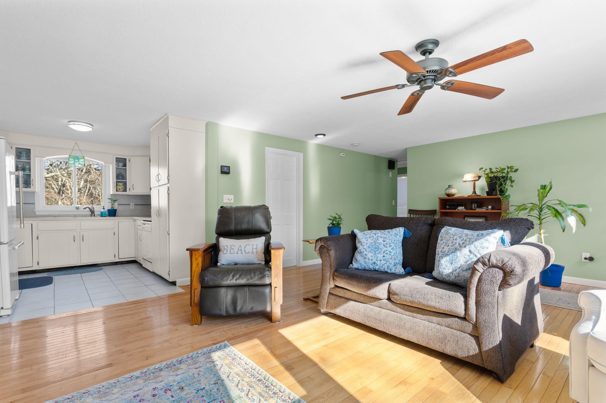 1 Howland Lane