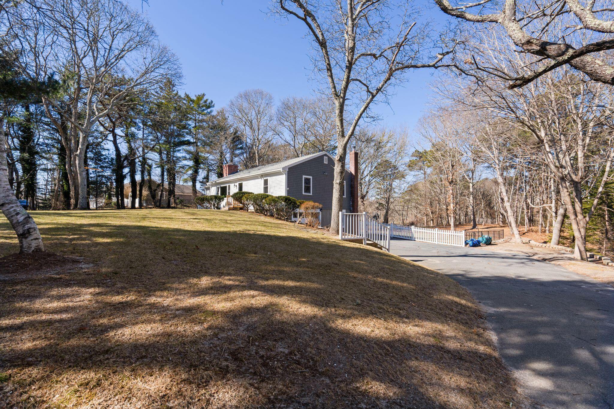 1 Howland Lane