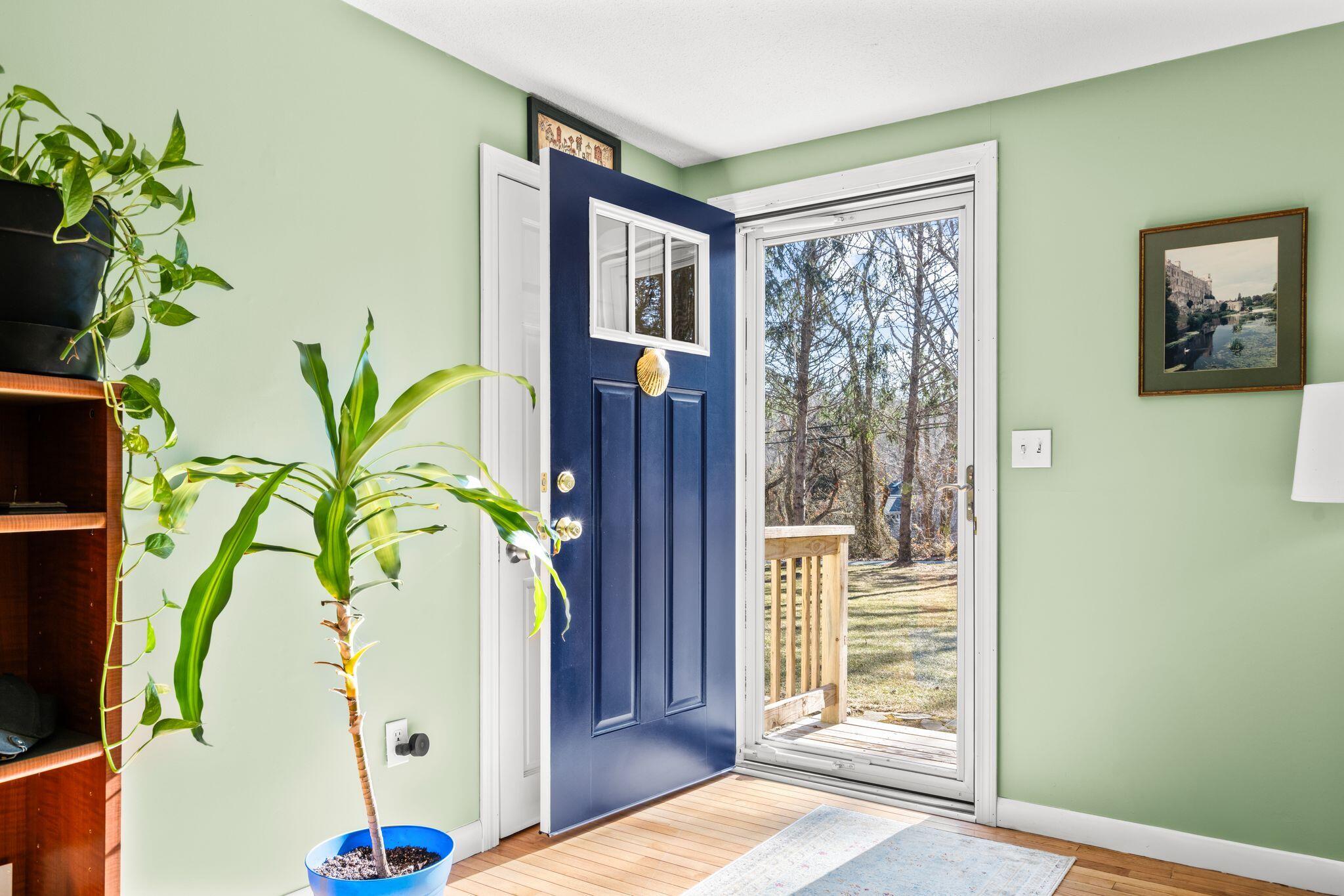 1 Howland Lane
