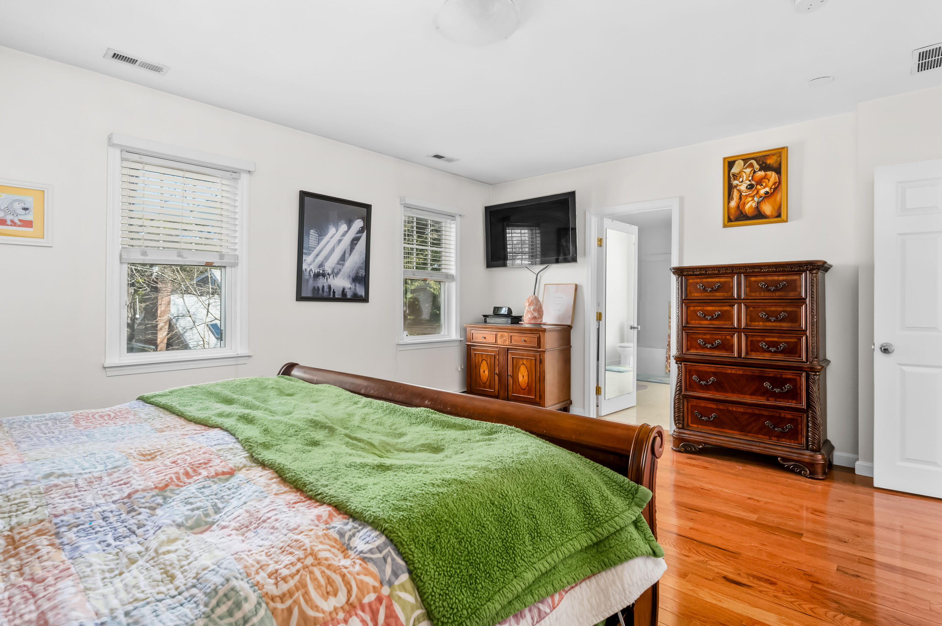 2 Centerville Avenue