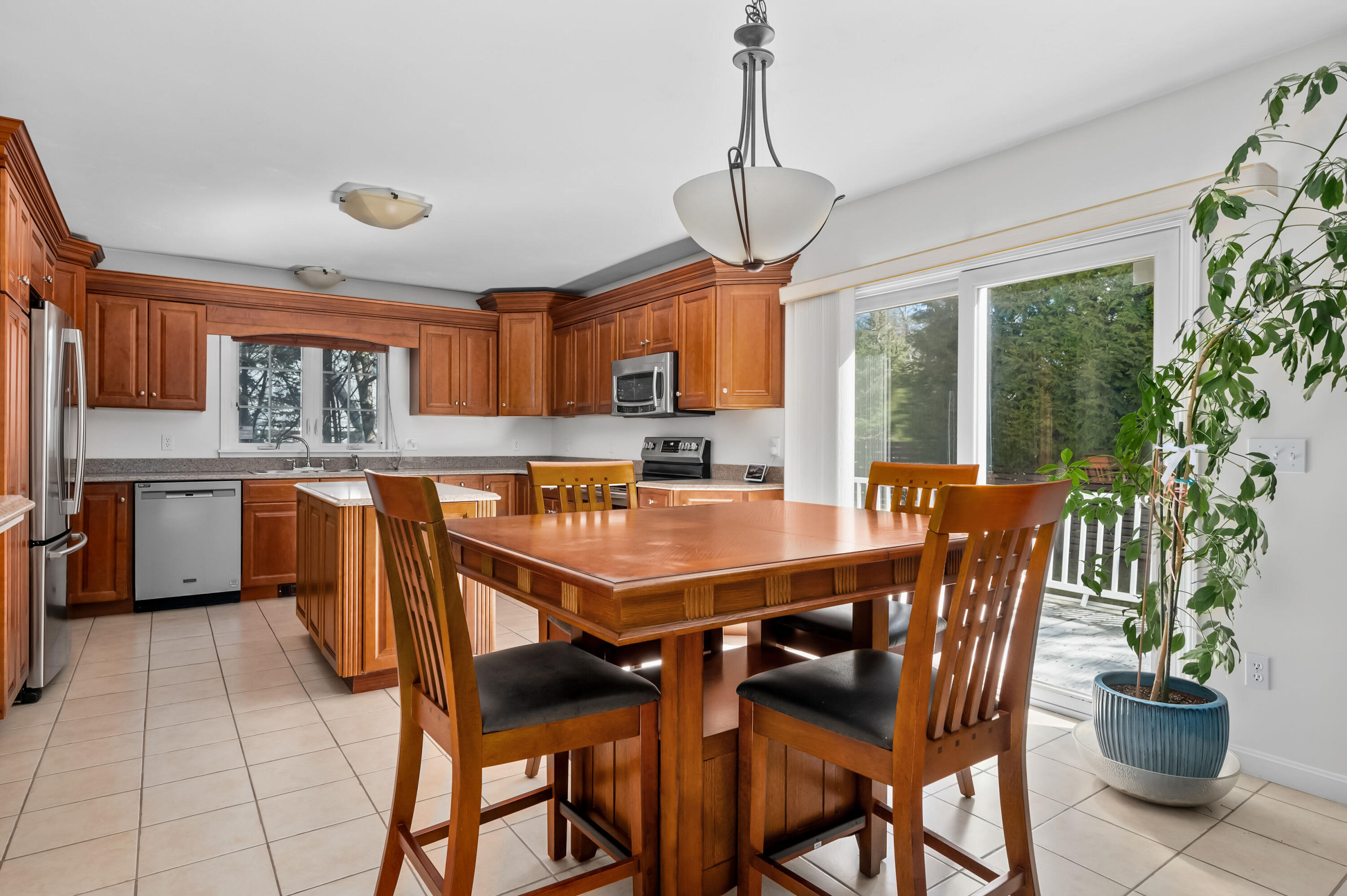 2 Centerville Avenue