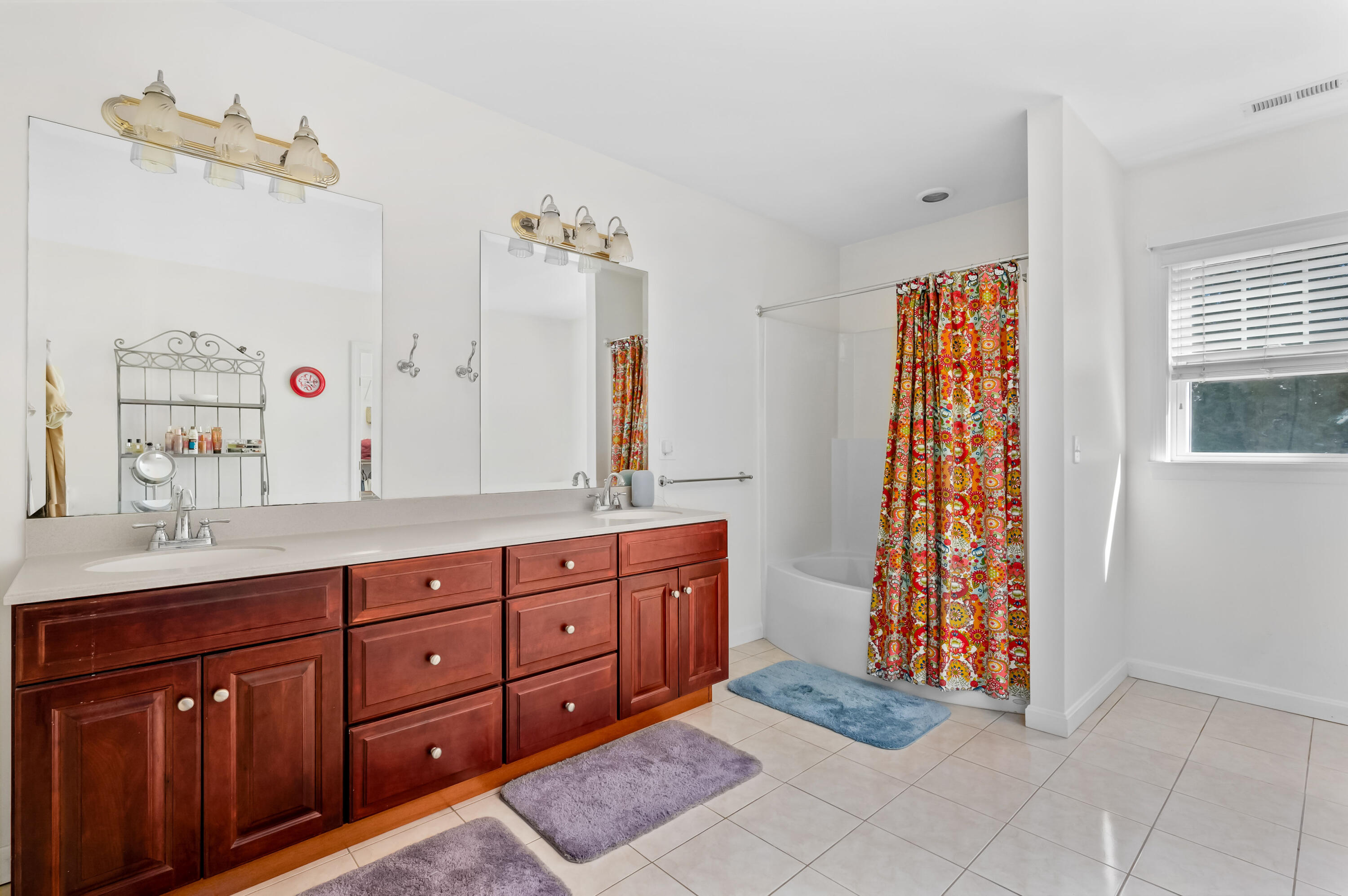 2 Centerville Avenue