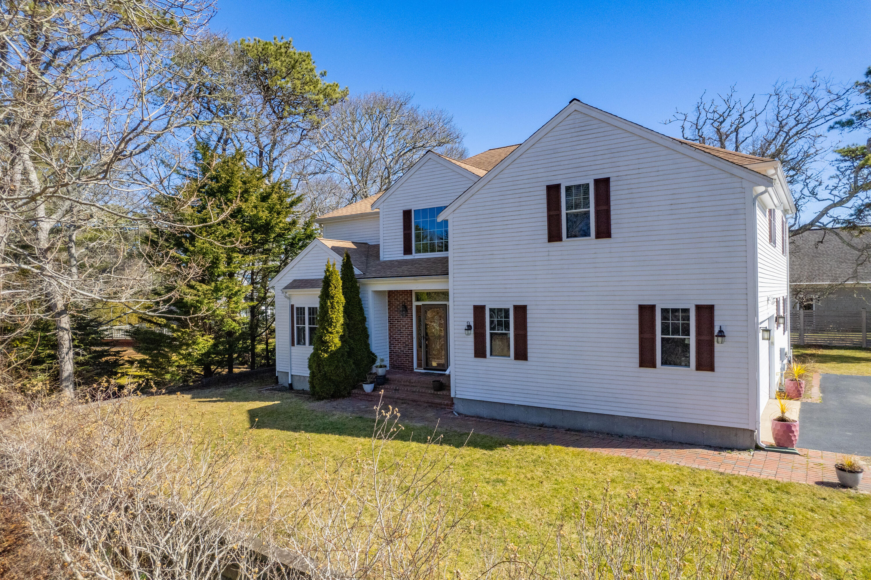 2 Centerville Avenue