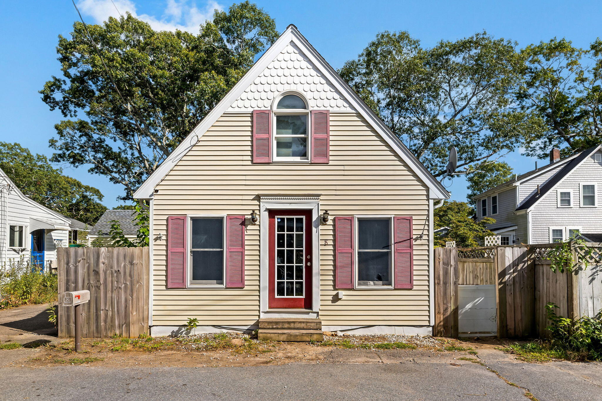 8 Cottage Street