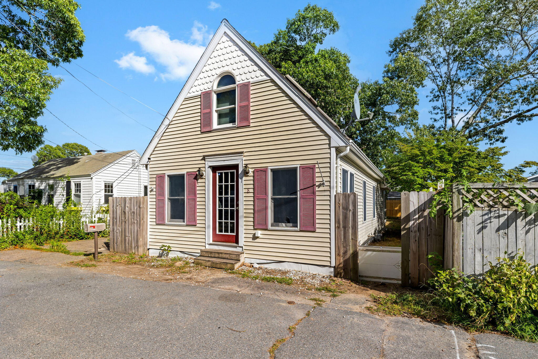 8 Cottage Street