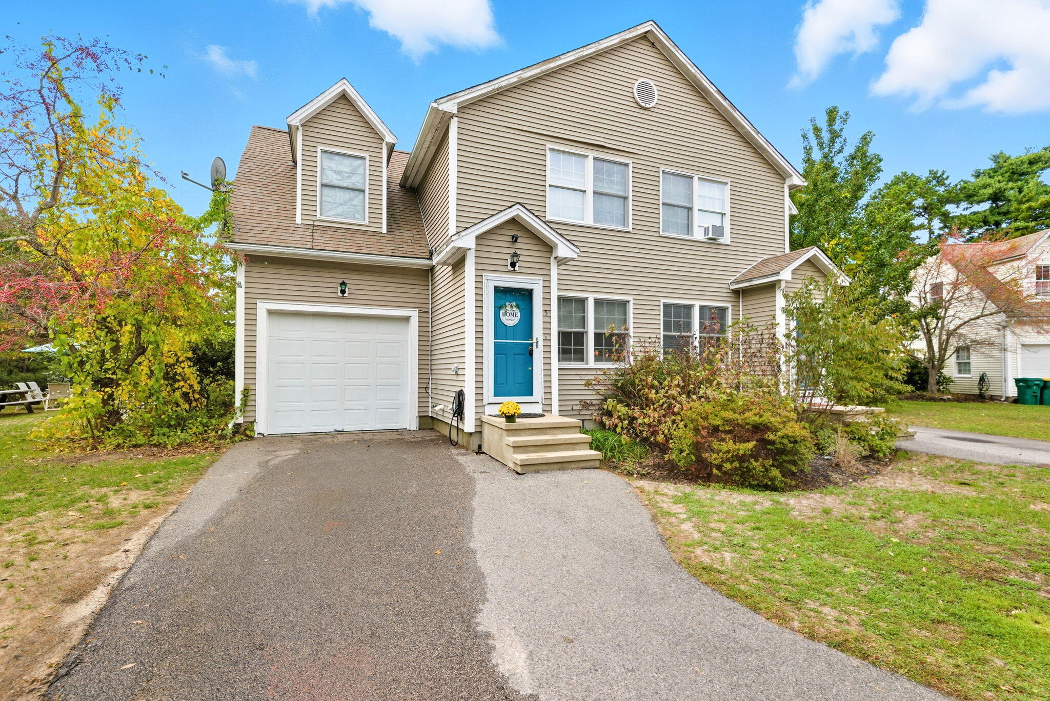 5 Carver Square Boulevard Unit: UNIT 5