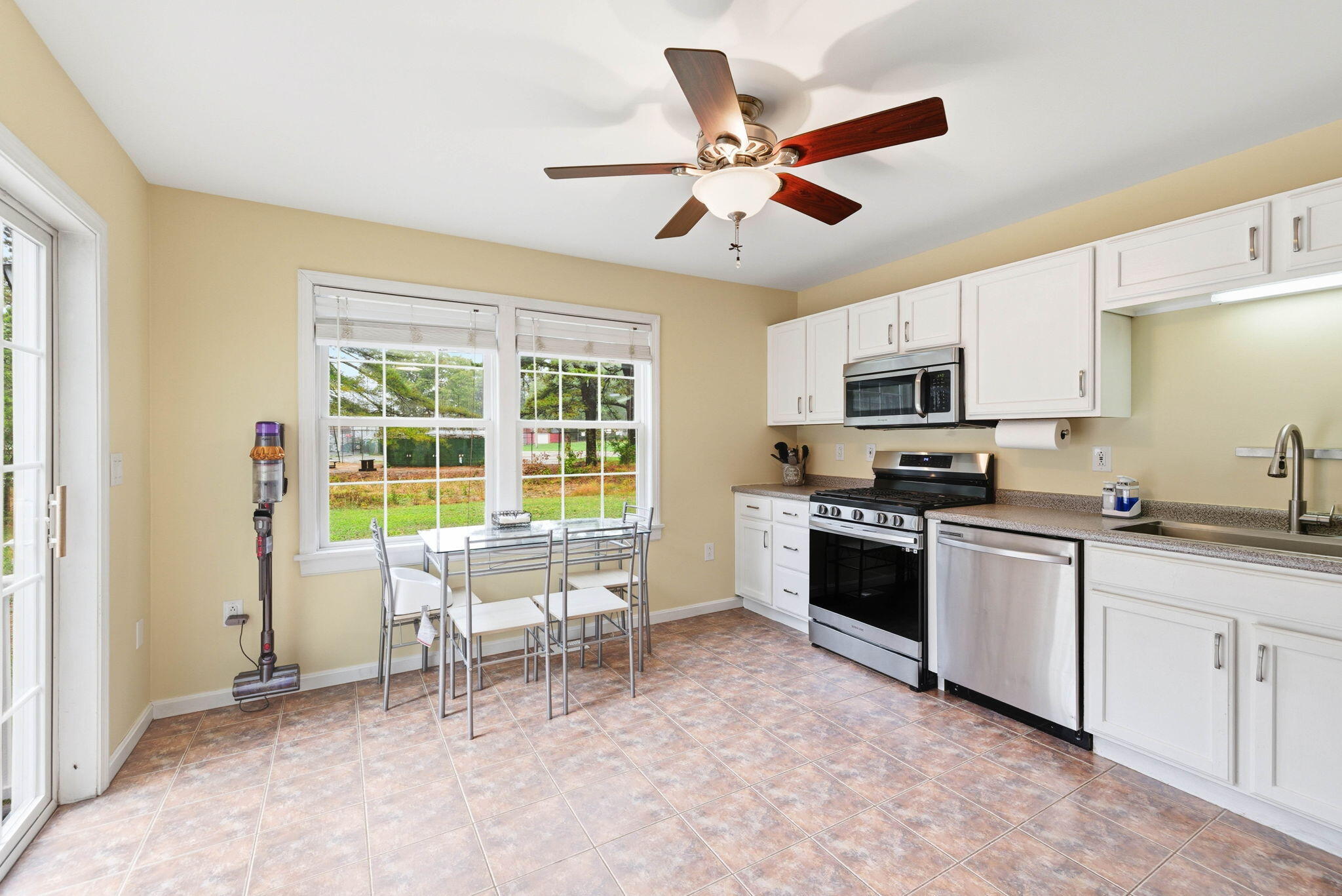 5 Carver Square Boulevard Unit: UNIT 5