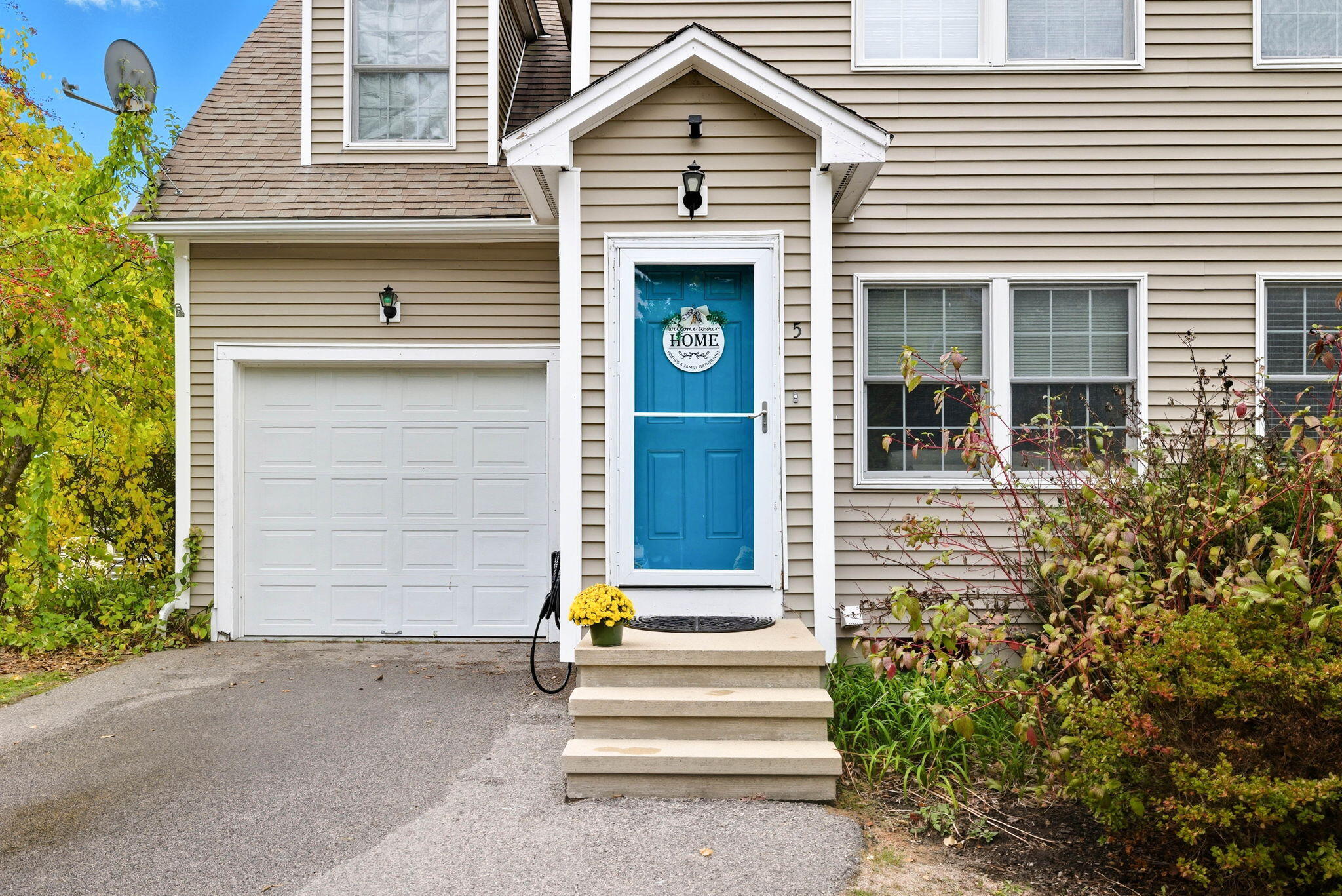 5 Carver Square Boulevard Unit: UNIT 5