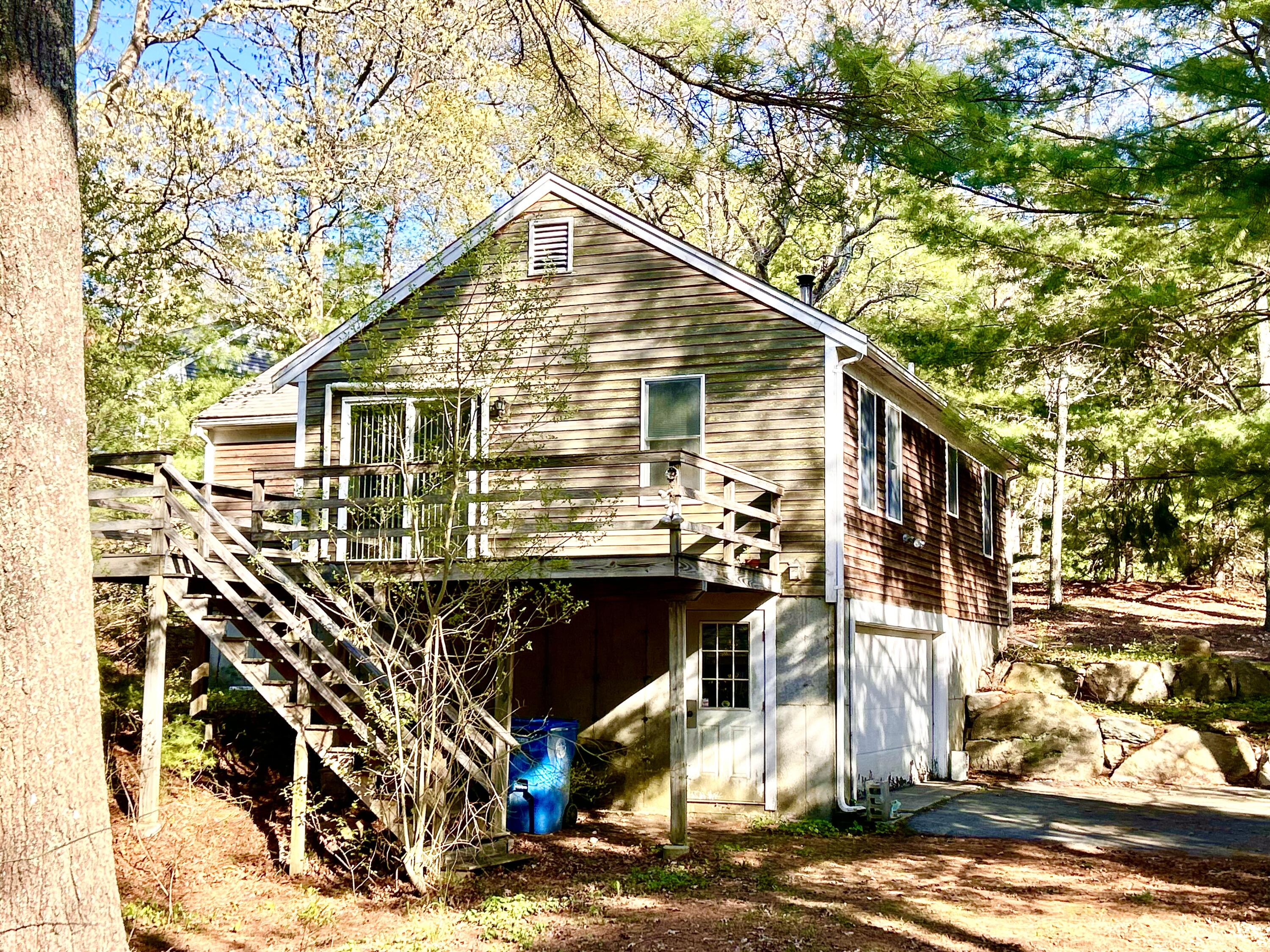 69 Happy Hollow Road