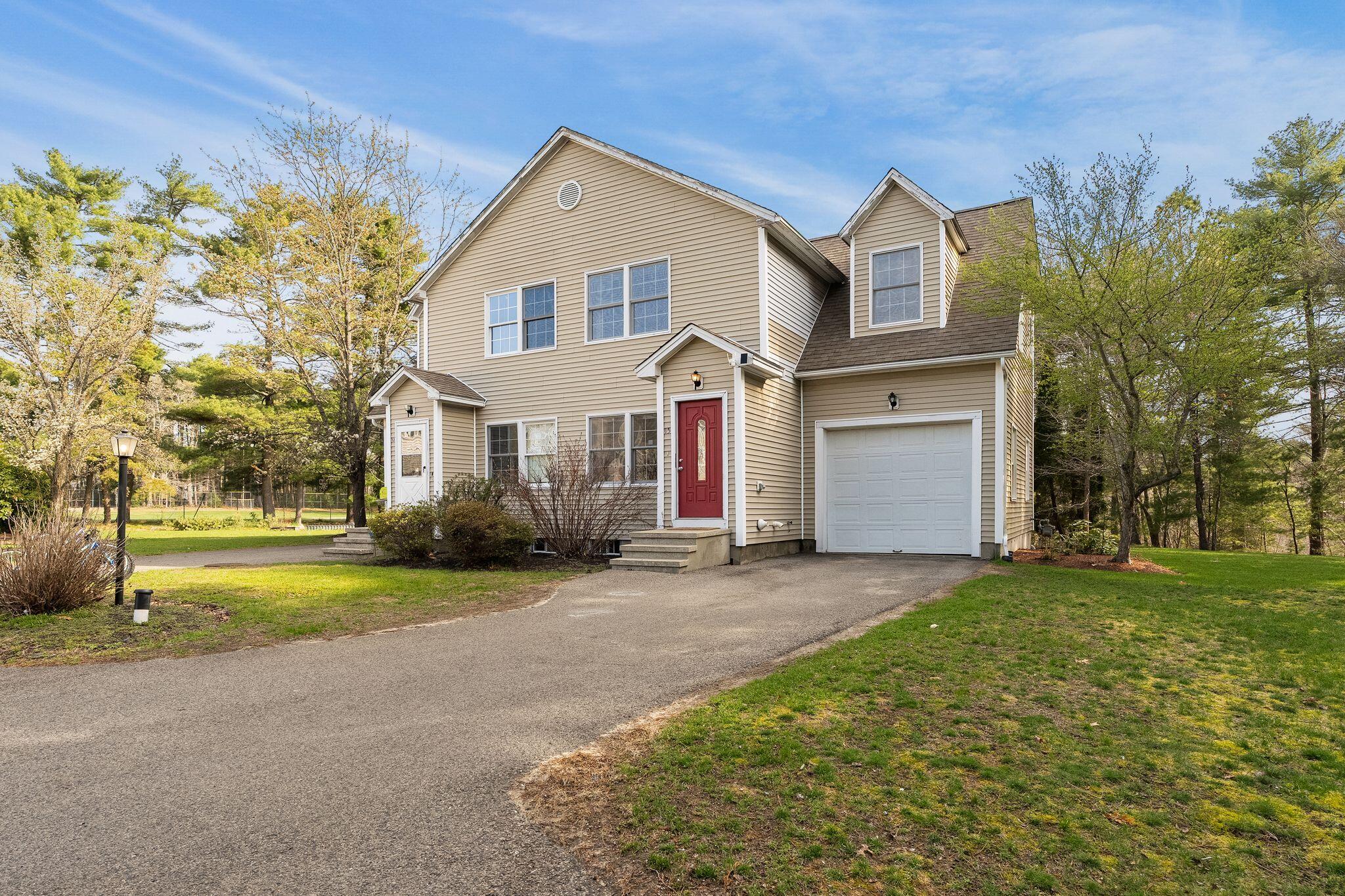 15 Carver Square Boulevard Unit: UNIT 15
