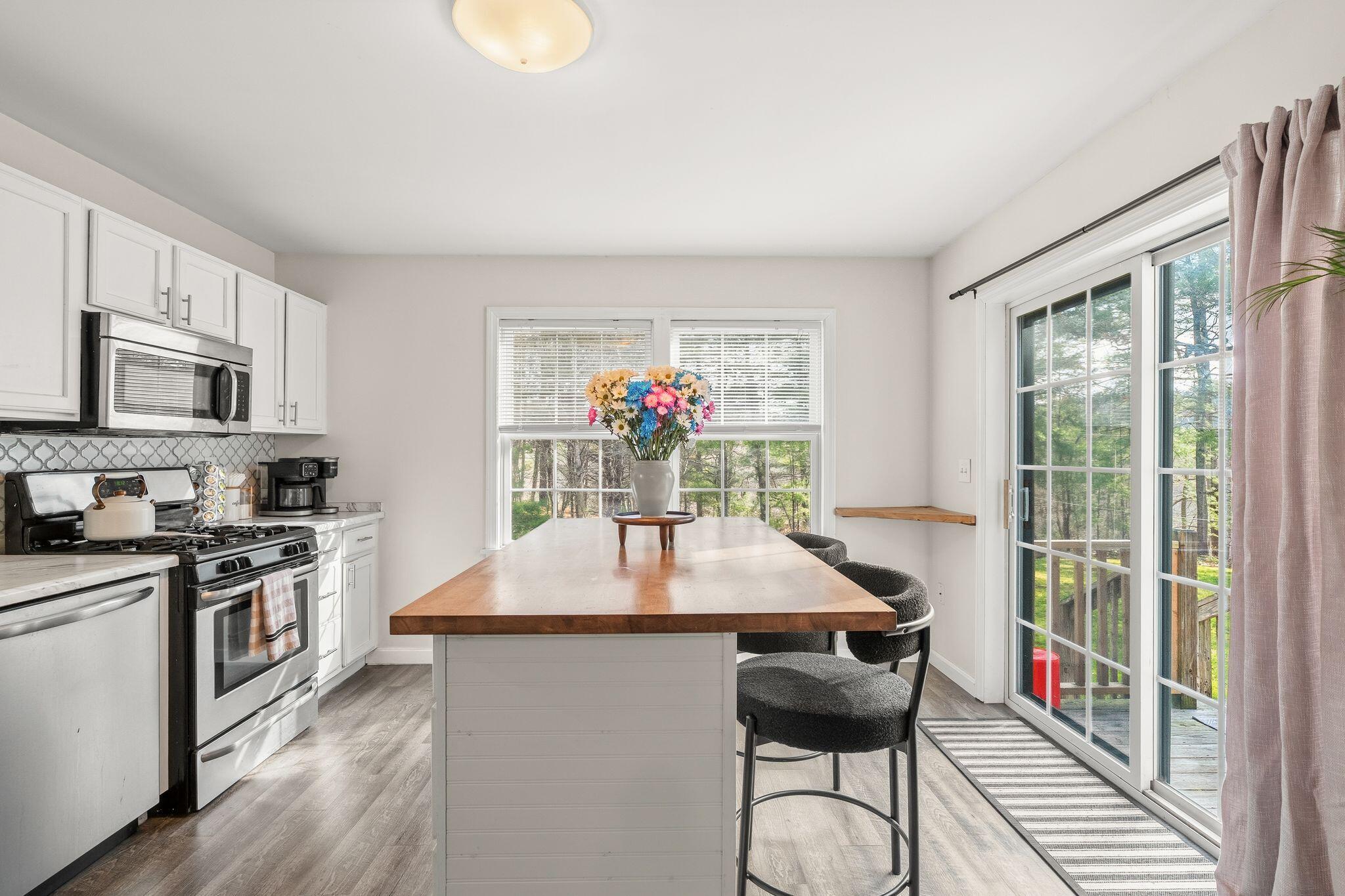 15 Carver Square Boulevard Unit: UNIT 15