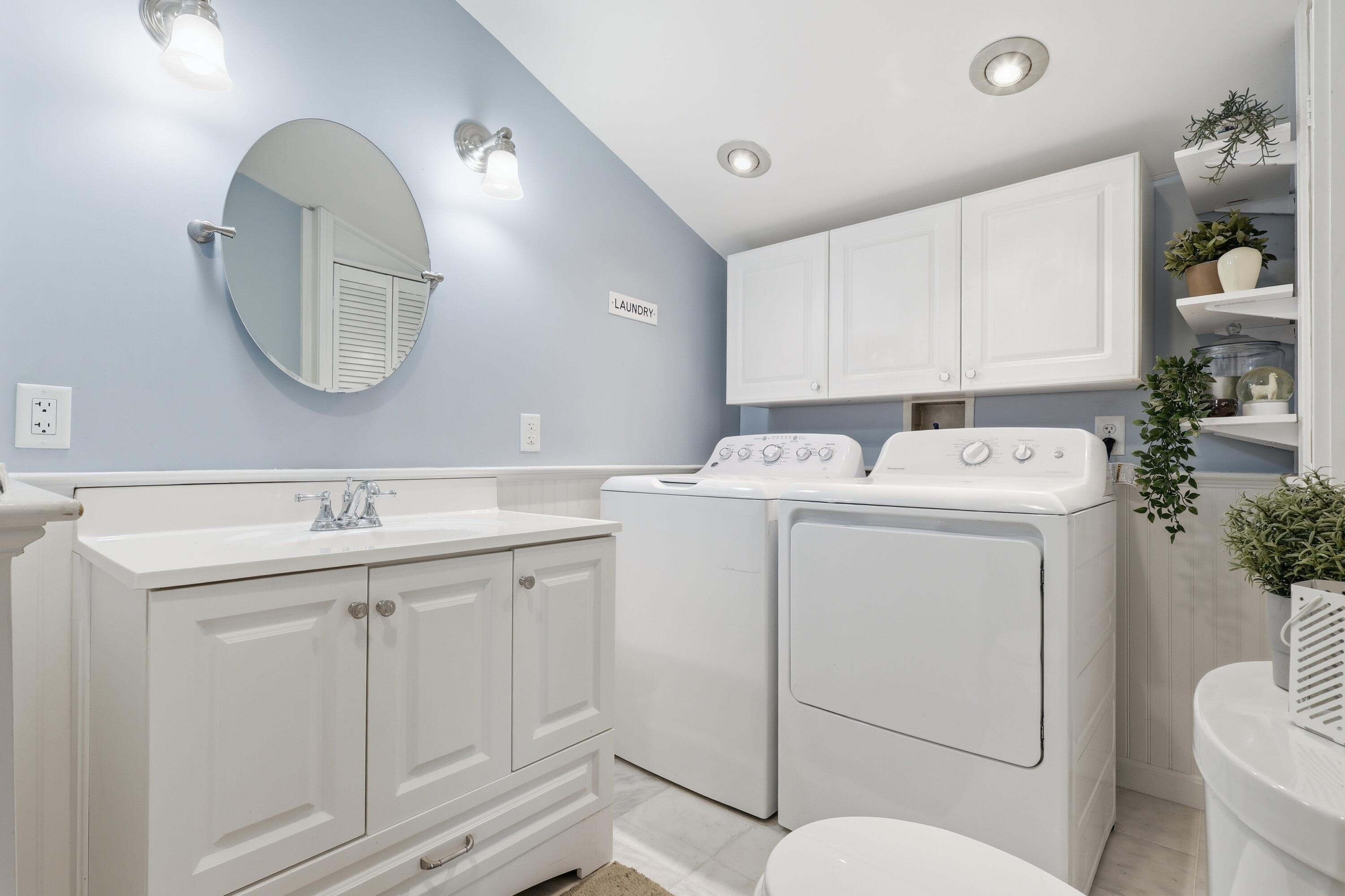 38 Agawam Lake Shore Drive