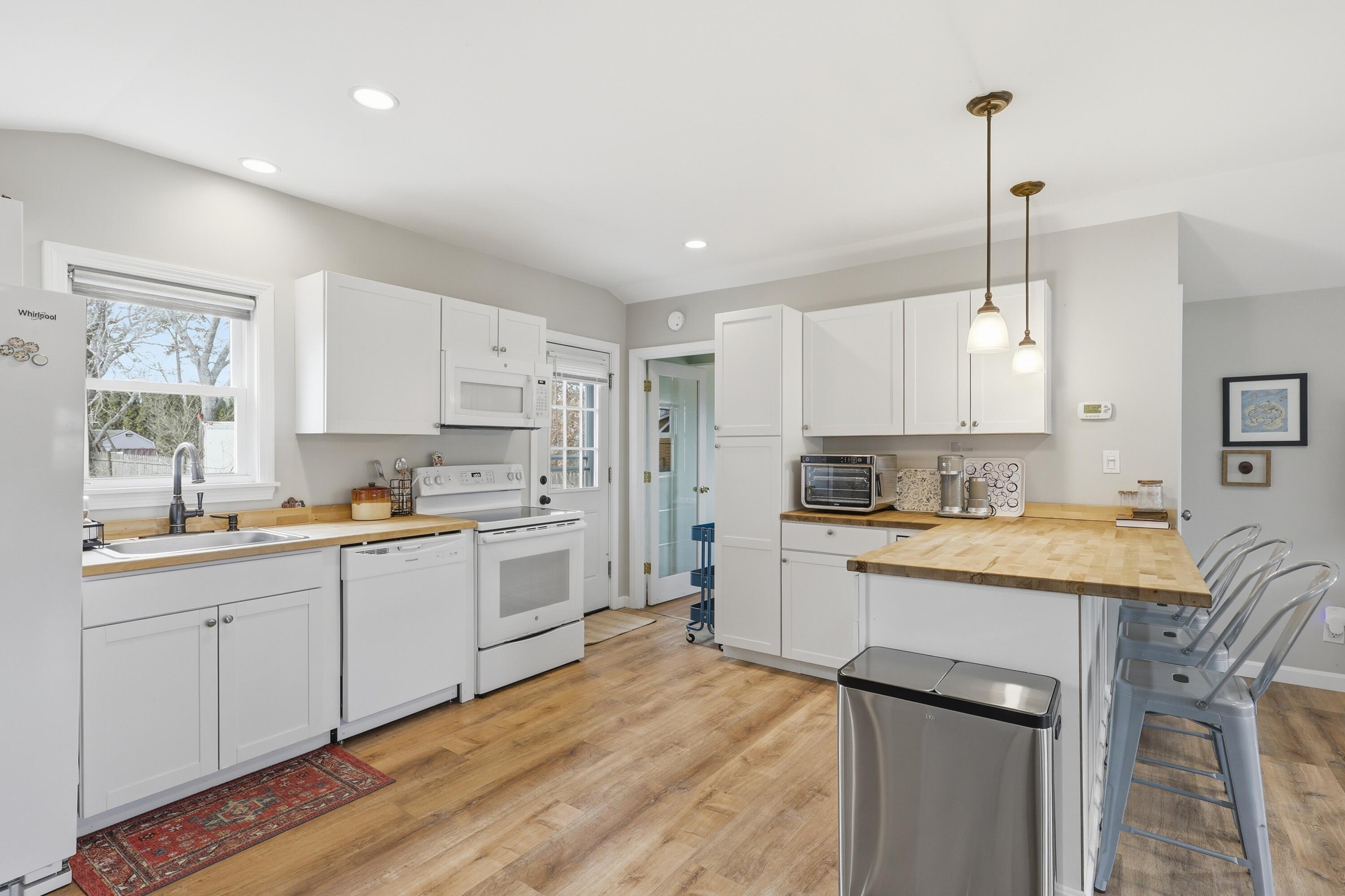 38 Agawam Lake Shore Drive