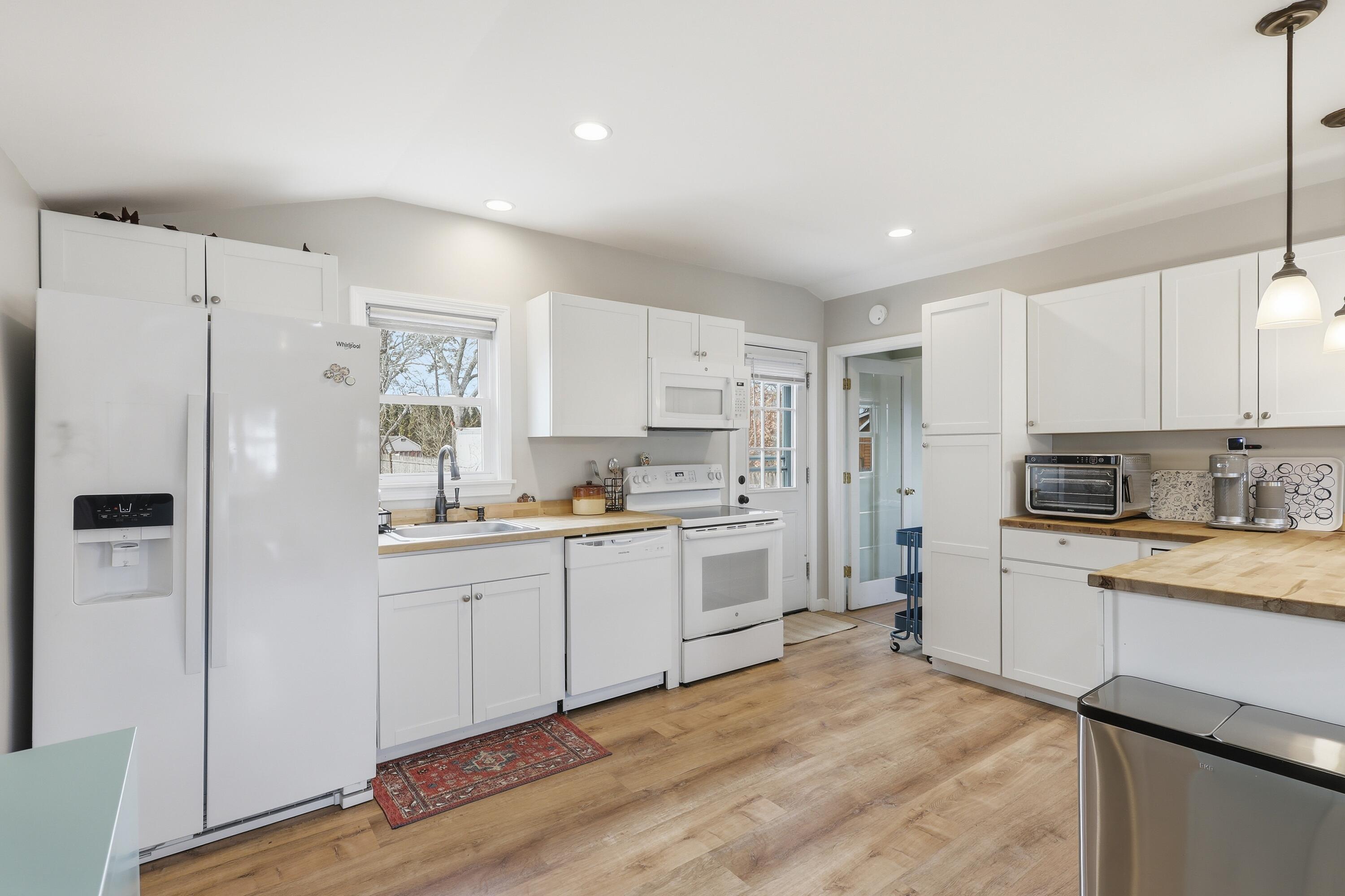 38 Agawam Lake Shore Drive