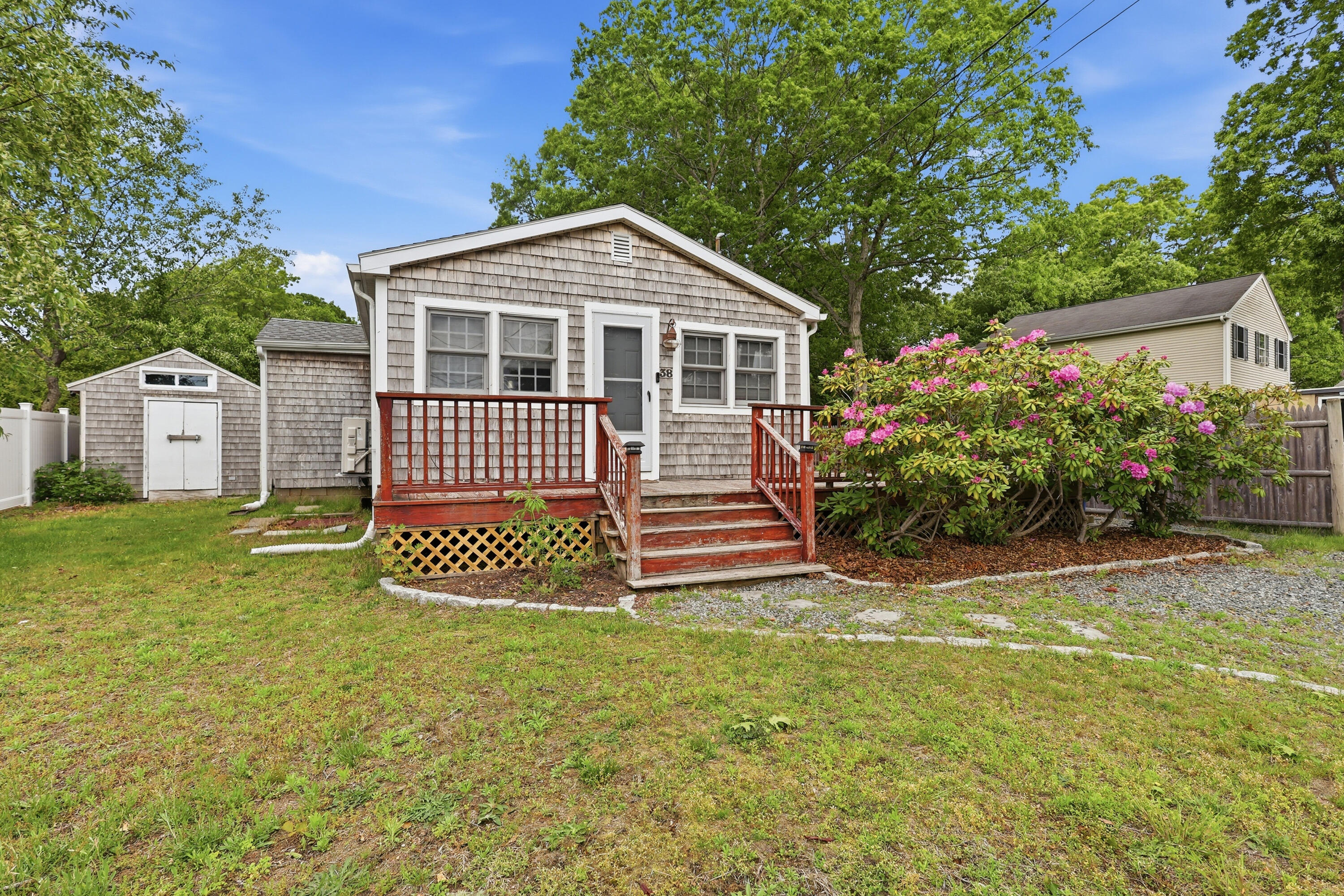 38 Agawam Lake Shore Drive
