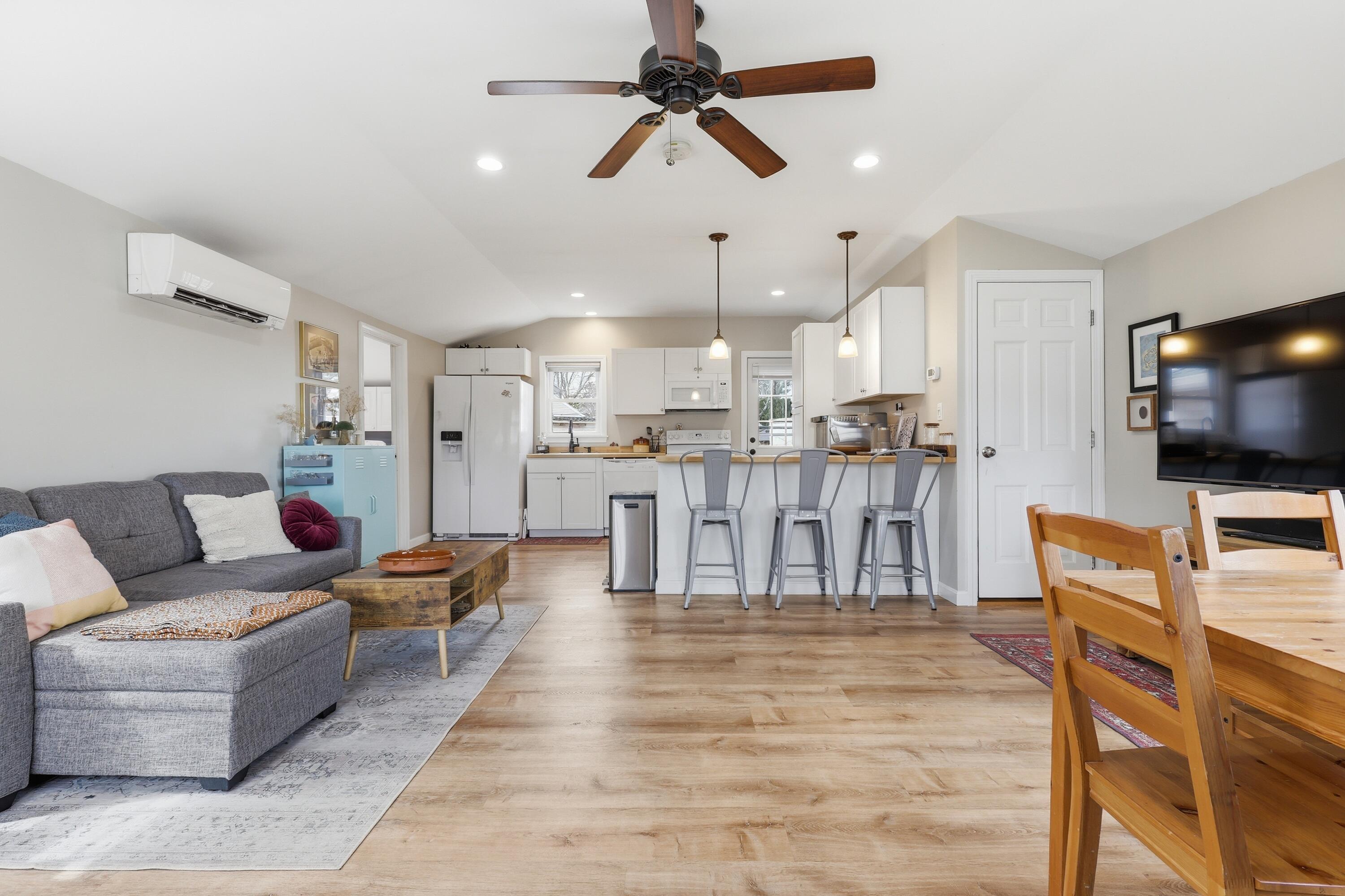 38 Agawam Lake Shore Drive