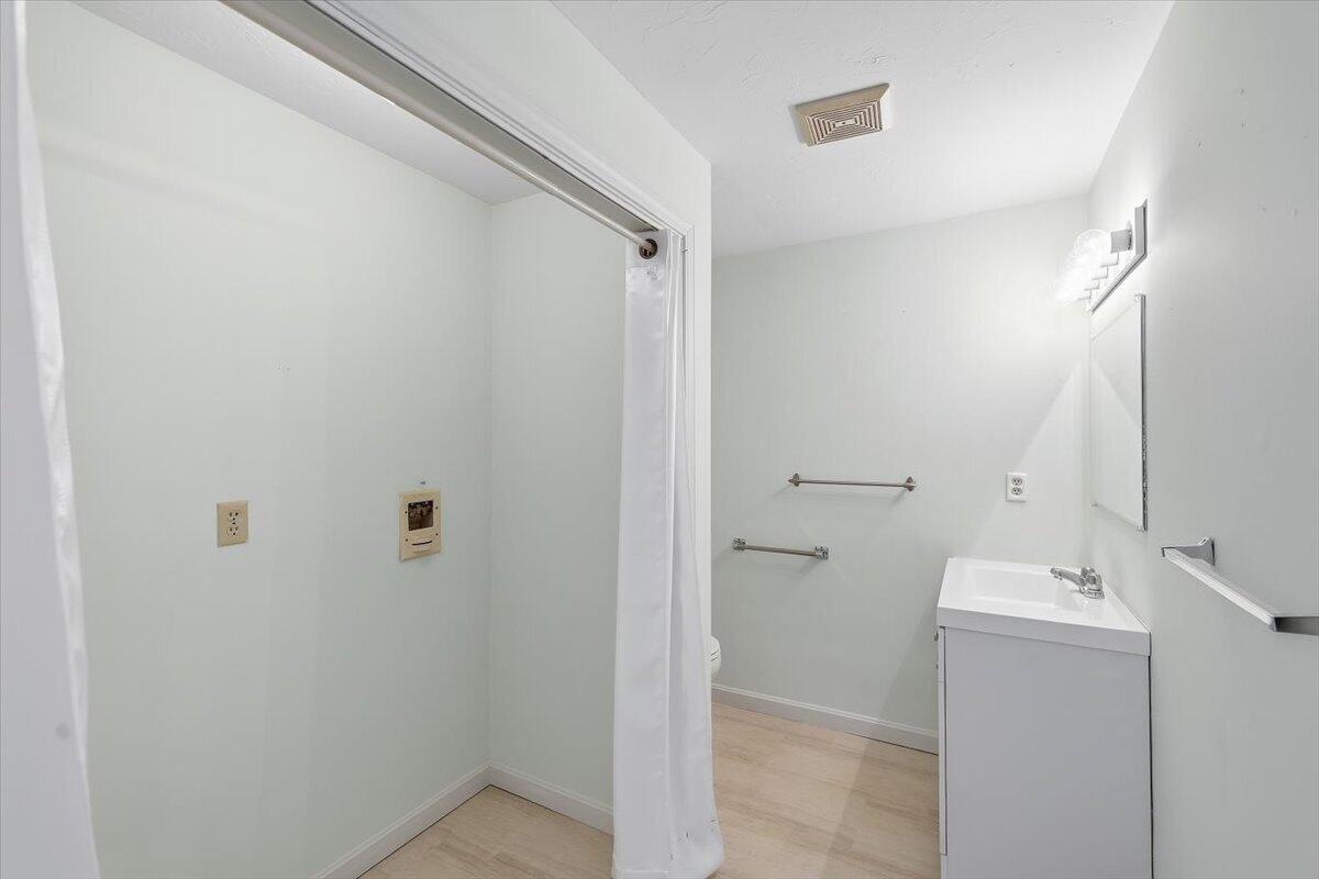 18 Woodview Drive UNIT 8C