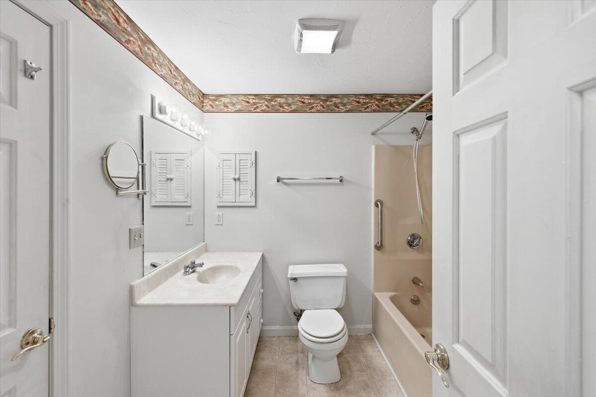 18 Woodview Drive UNIT 8C