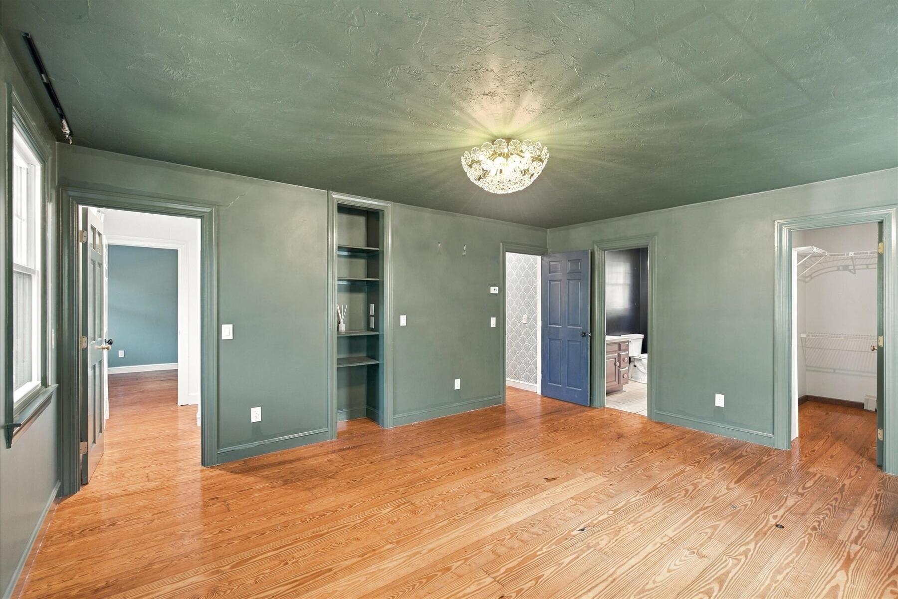 6 Luigi Avenue