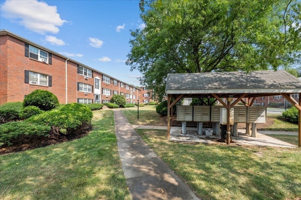 8 Tara Drive Unit 1