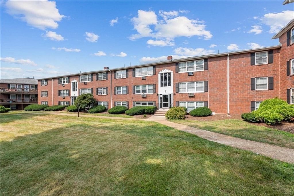 8 Tara Dr # 1