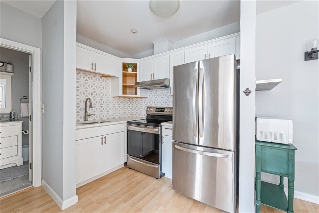 8 Tara Dr # 1