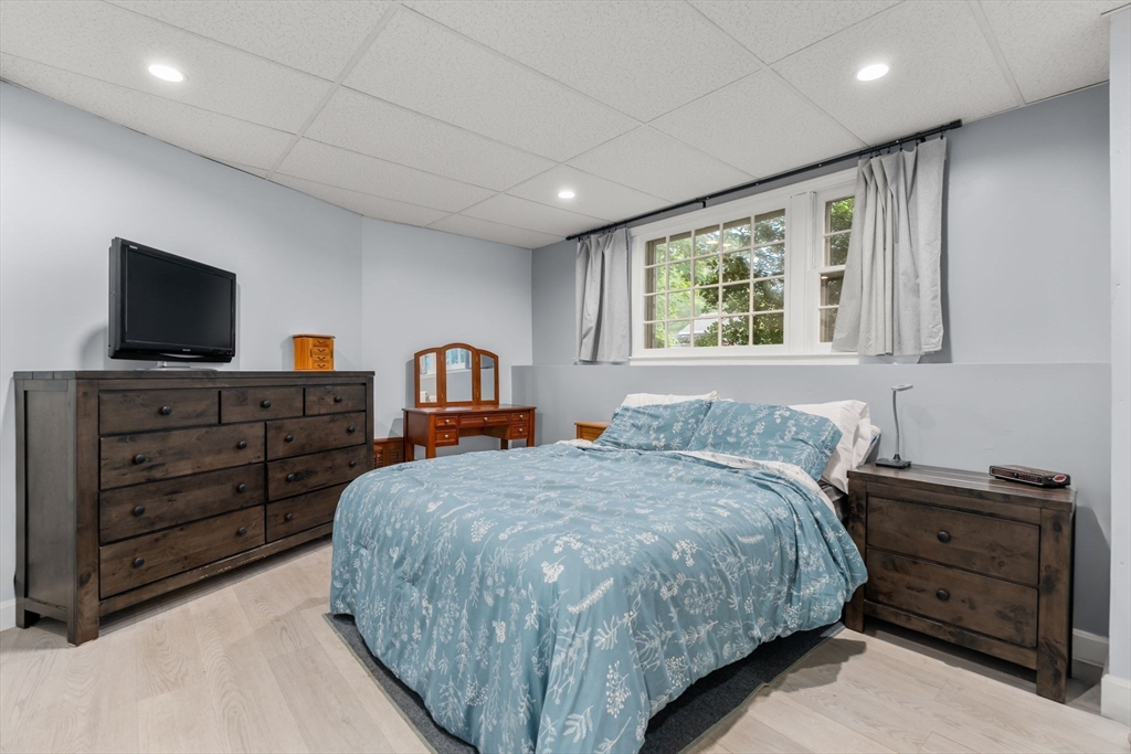 8 Santo St