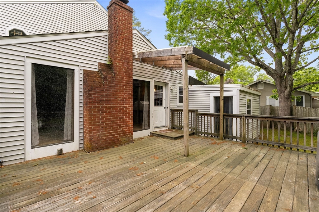 24 Oak Dr
