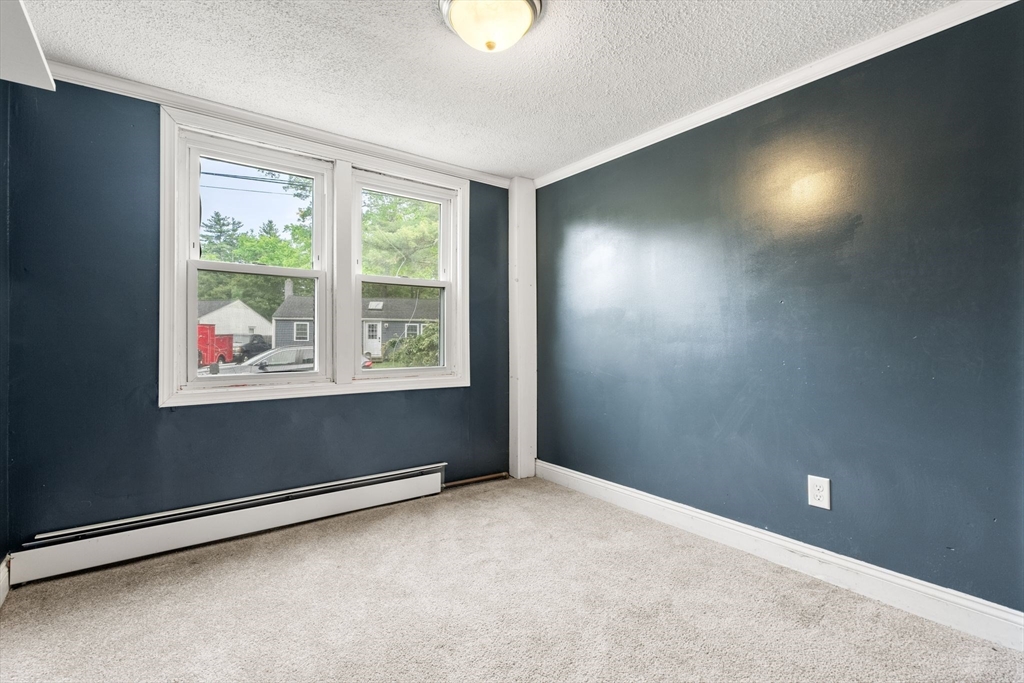 24 Oak Dr