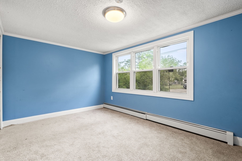 24 Oak Dr