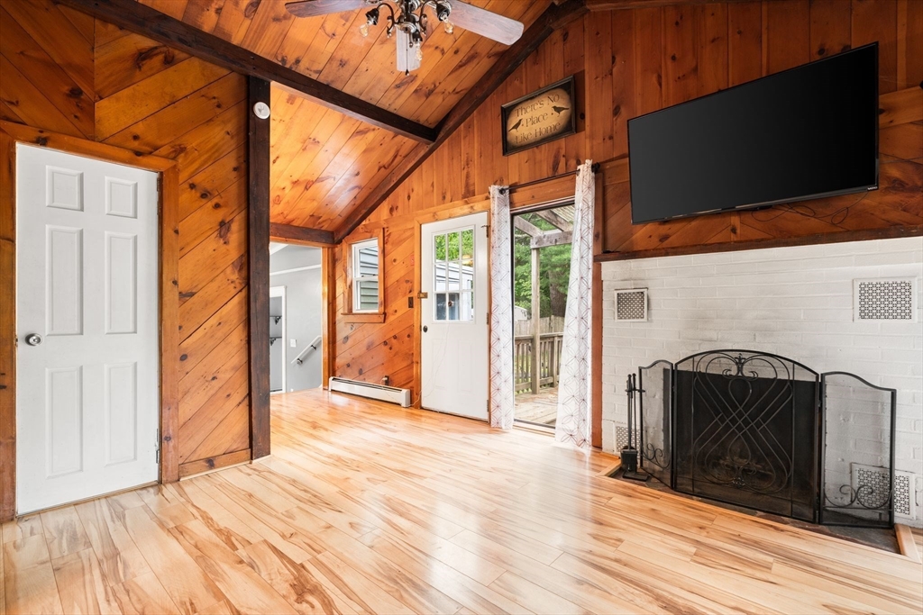 24 Oak Dr