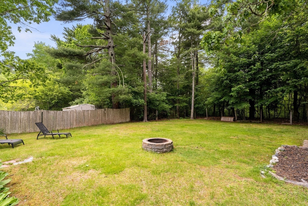 24 Oak Dr