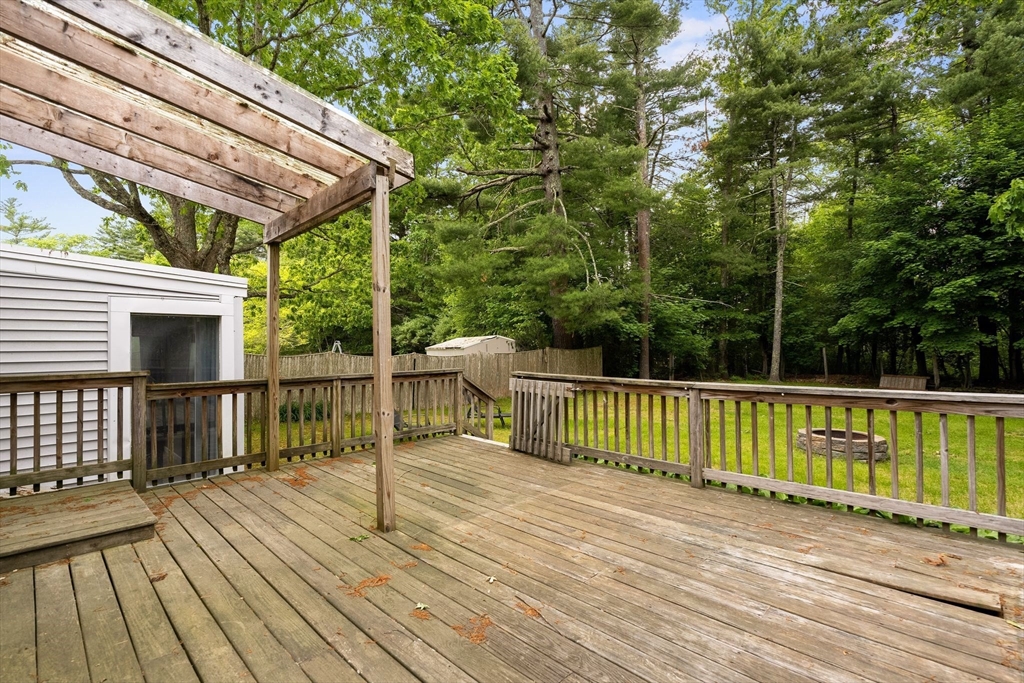 24 Oak Dr