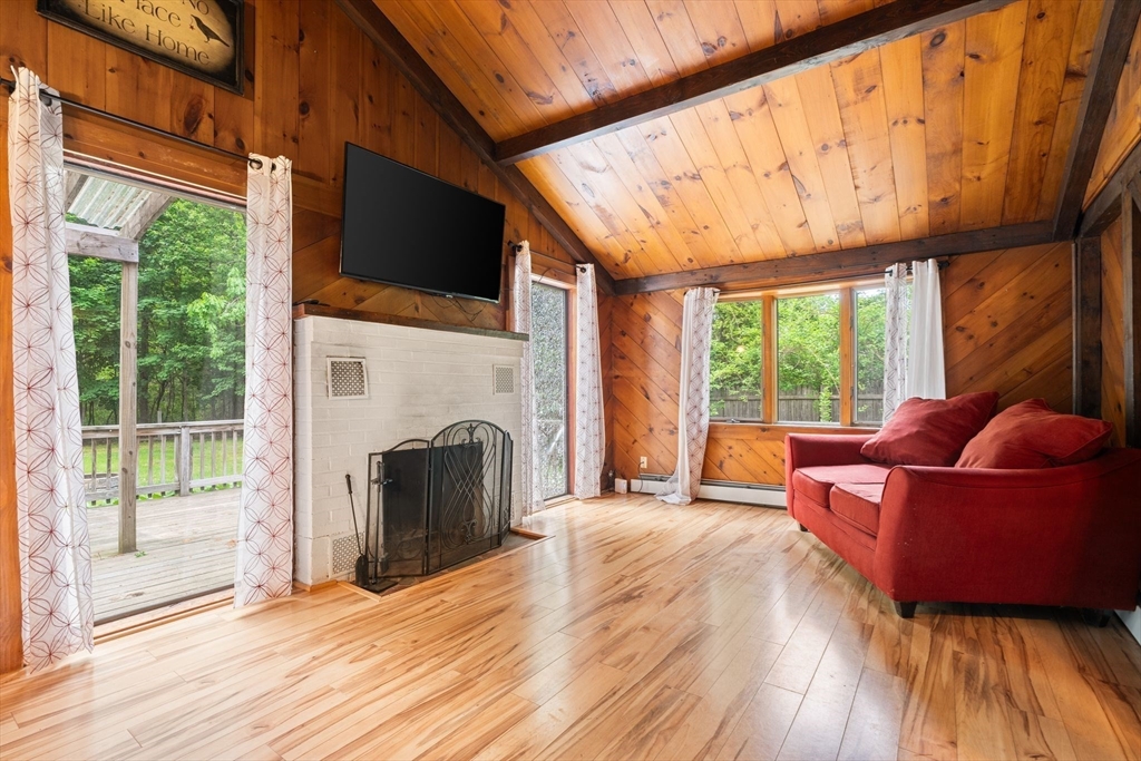 24 Oak Dr