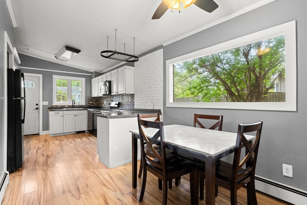 24 Oak Dr