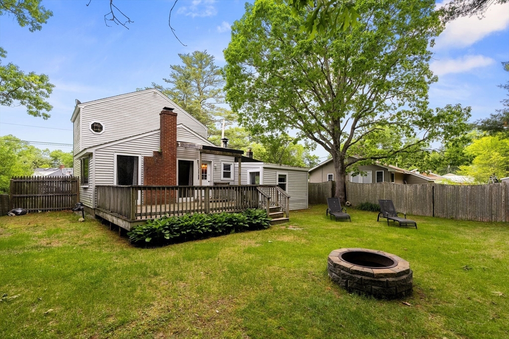 24 Oak Dr