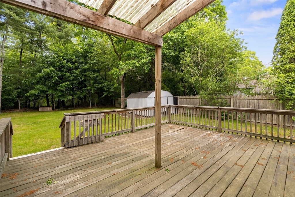 24 Oak Dr